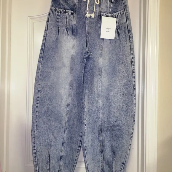 NEW Very Jean Light True Blues Barrel Jeans NWT Size Small - Picture 10 of 16